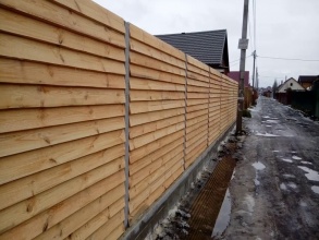 Деревянный забор елочка 150 метров фото в Рошале