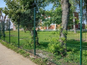 3D заборы для школы 90 метров фото в Рошале